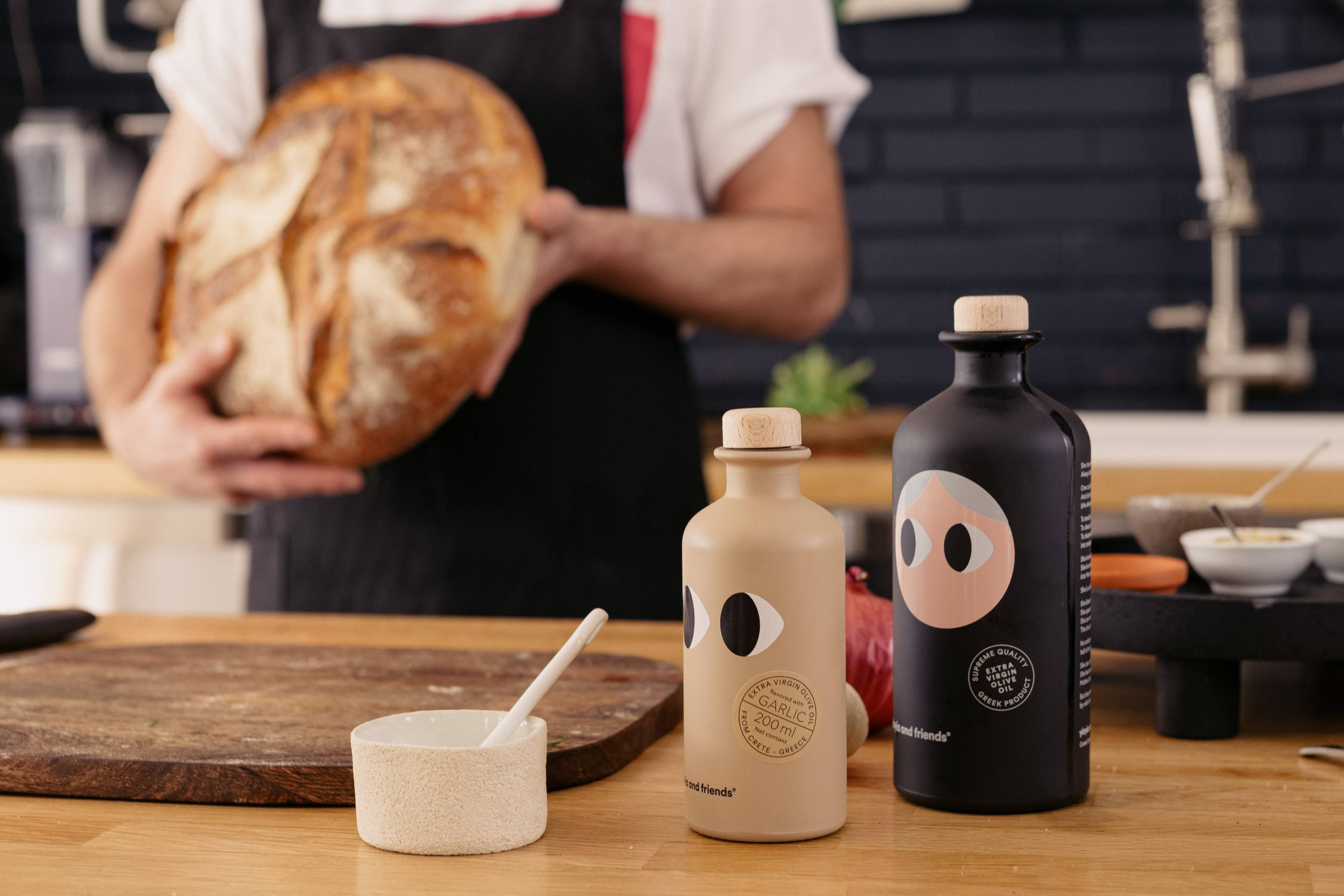 yiayia and friends Natives Olivenöl Extra mit Knoblauch