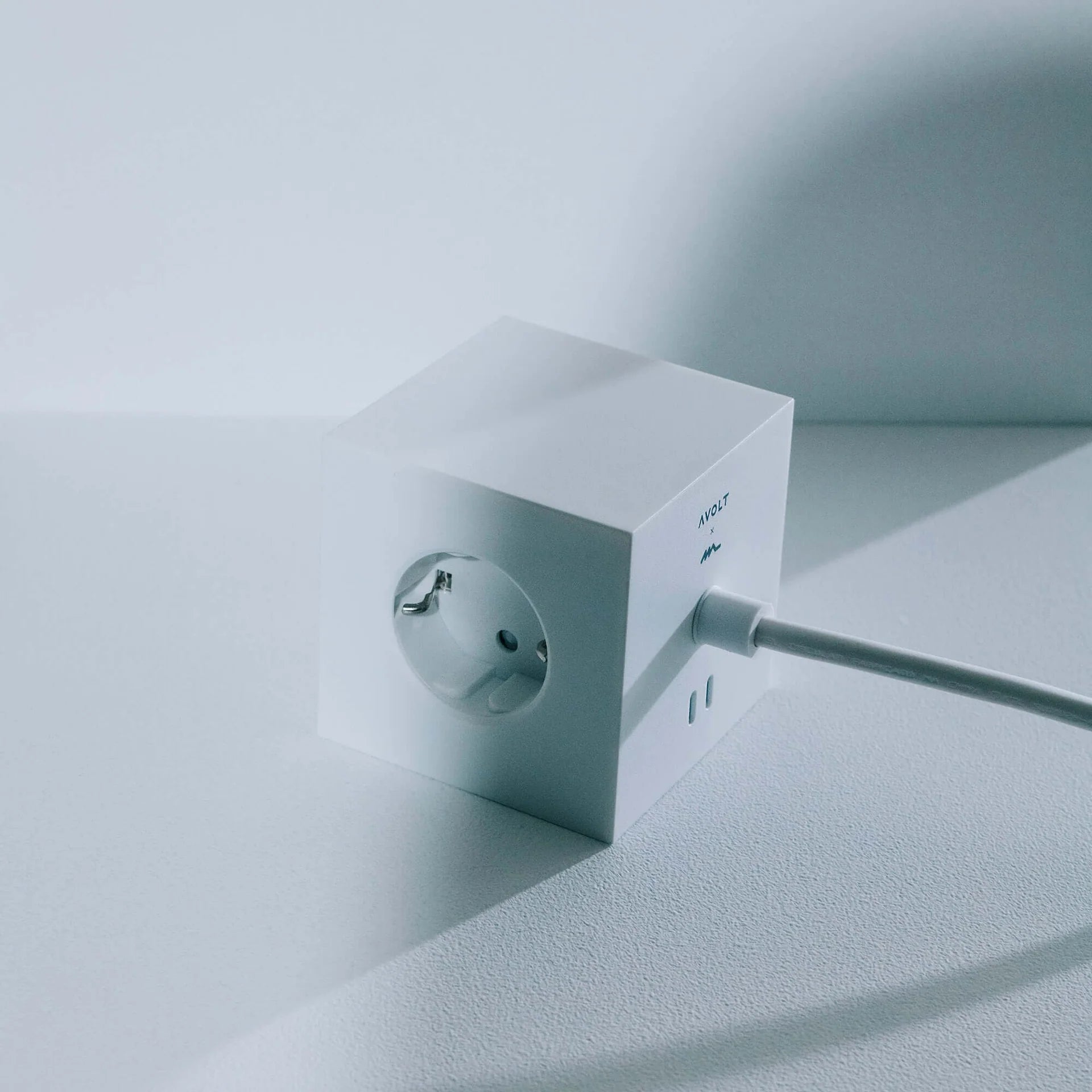 AVOLT Square 1 USB-C Opal White