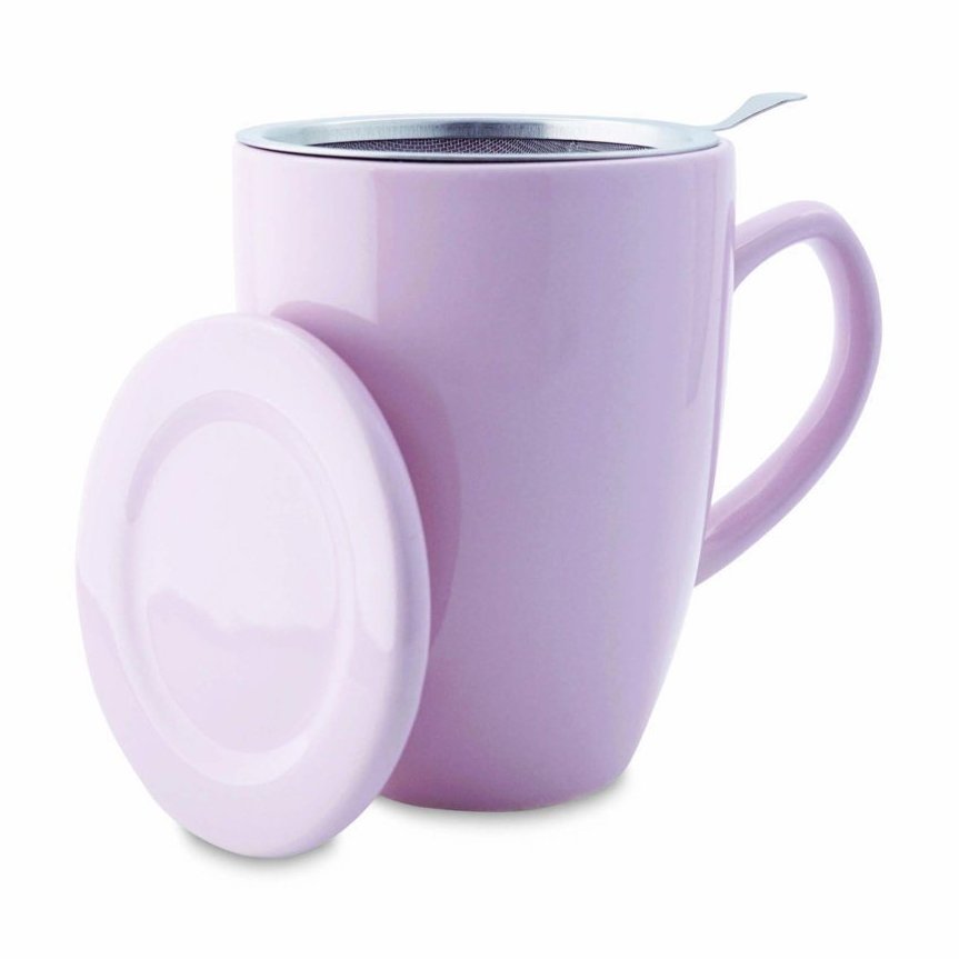 Shamila Teebecher mit Sieb