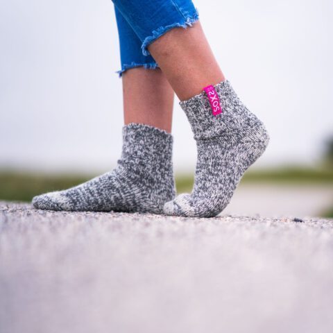 SOXS Graue Woll-Damensocken kurz bubble gum