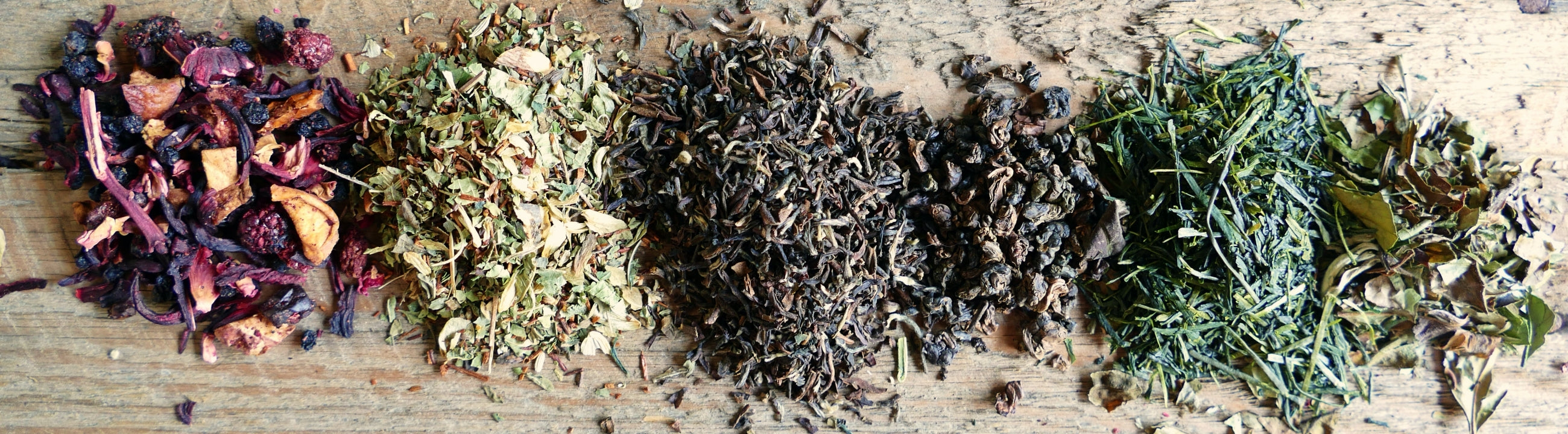Verschiedenen Teesorte, looser Tee, Früchtetee, Kräutertee, Schwarzer Tee, Grüner Tee, Weißer Tee